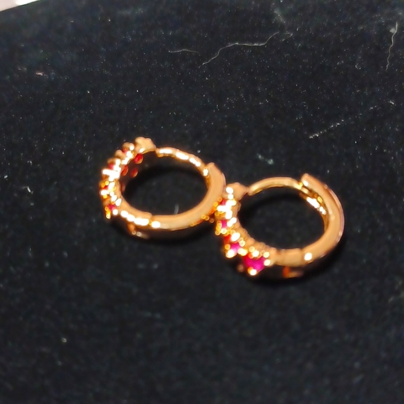 Golden pink geometric earrings handcrafted gold triangle shape hoop style gems - Picture 6 of 7